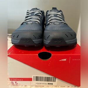 Brand new, never worn gray Altra Lone Peak 5 trail running shoes, size 8.5